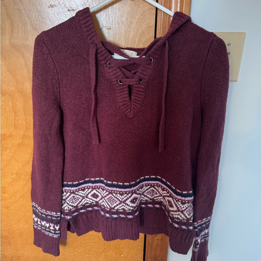 Hollister Burgundy Knit Sweater with Patterned Hem
